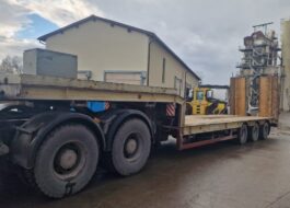 Bertoja mezzo d’opera rampe idrauliche semirimorchio carrellone 3 assi