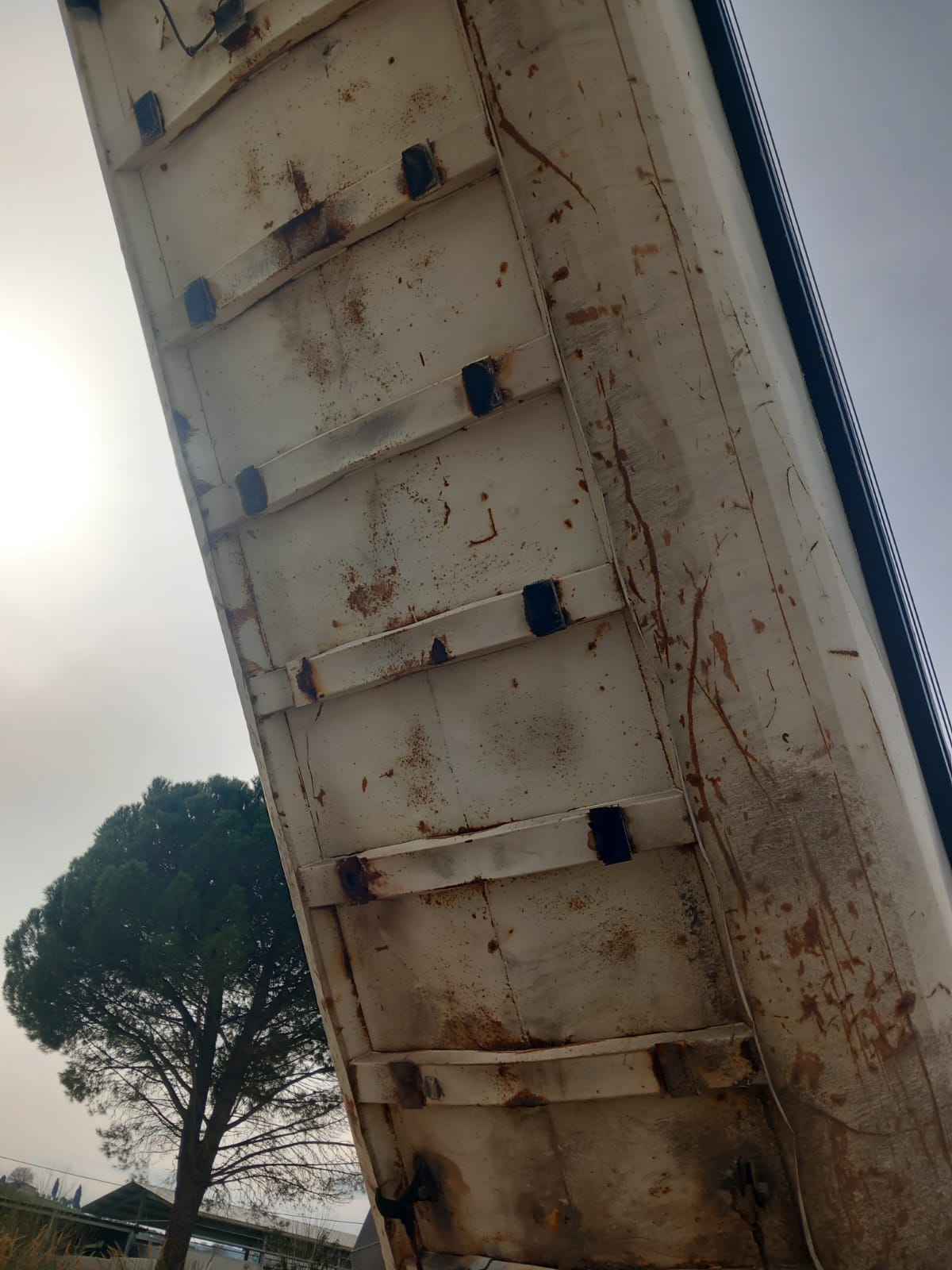 Zorzi semirimorchio vasca ribaltabile in ferro 10 gomme usato