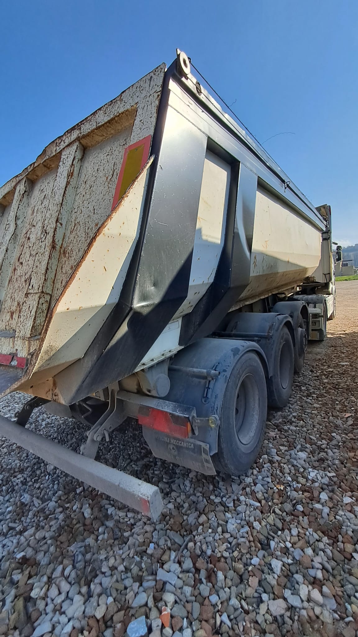 Zorzi semirimorchio vasca ribaltabile in ferro 10 gomme usato