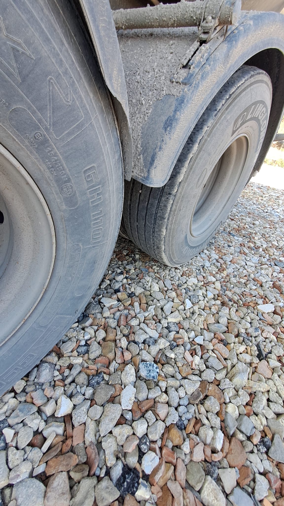 Zorzi semirimorchio vasca ribaltabile in ferro 10 gomme usato