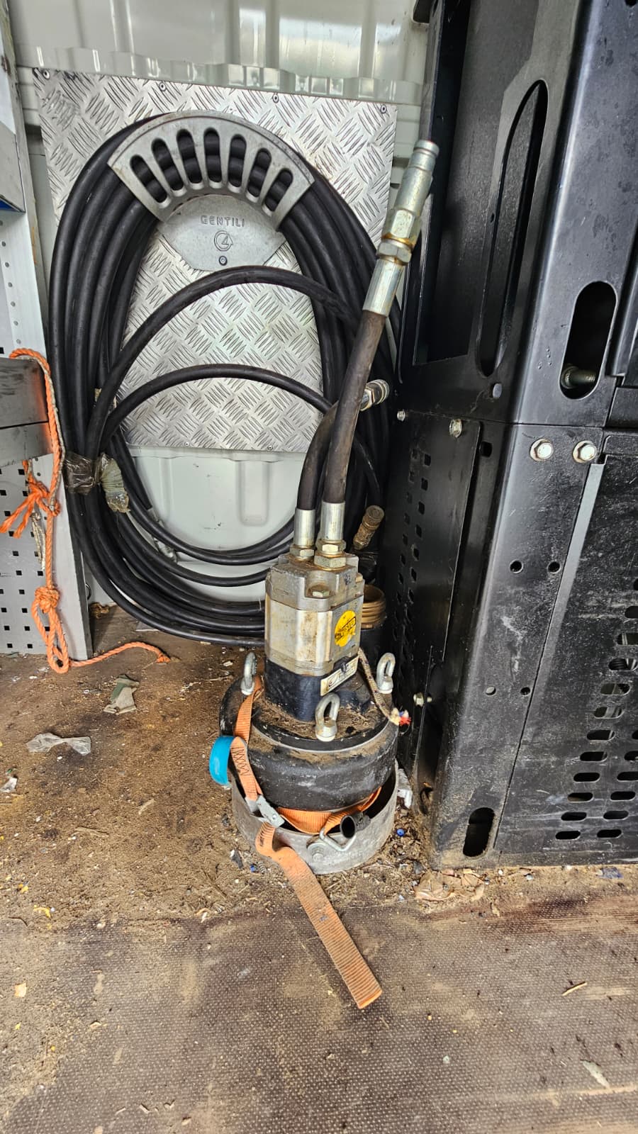 Fiat Ducato officina mobile omologato con portapacchi in alluminio