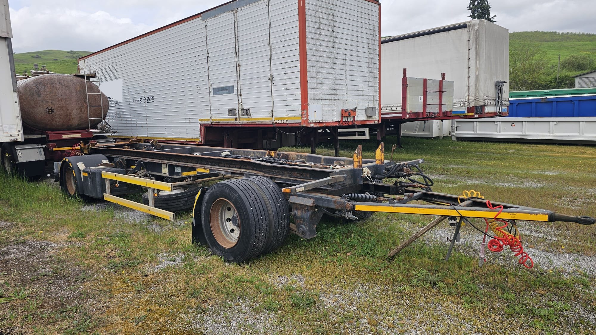 Rimorchio scarrabile casse mobili Atlas ARF 48 M2 2 assi