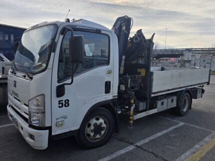 Isuzu P75 gru retrocabina 4 sfili usato
