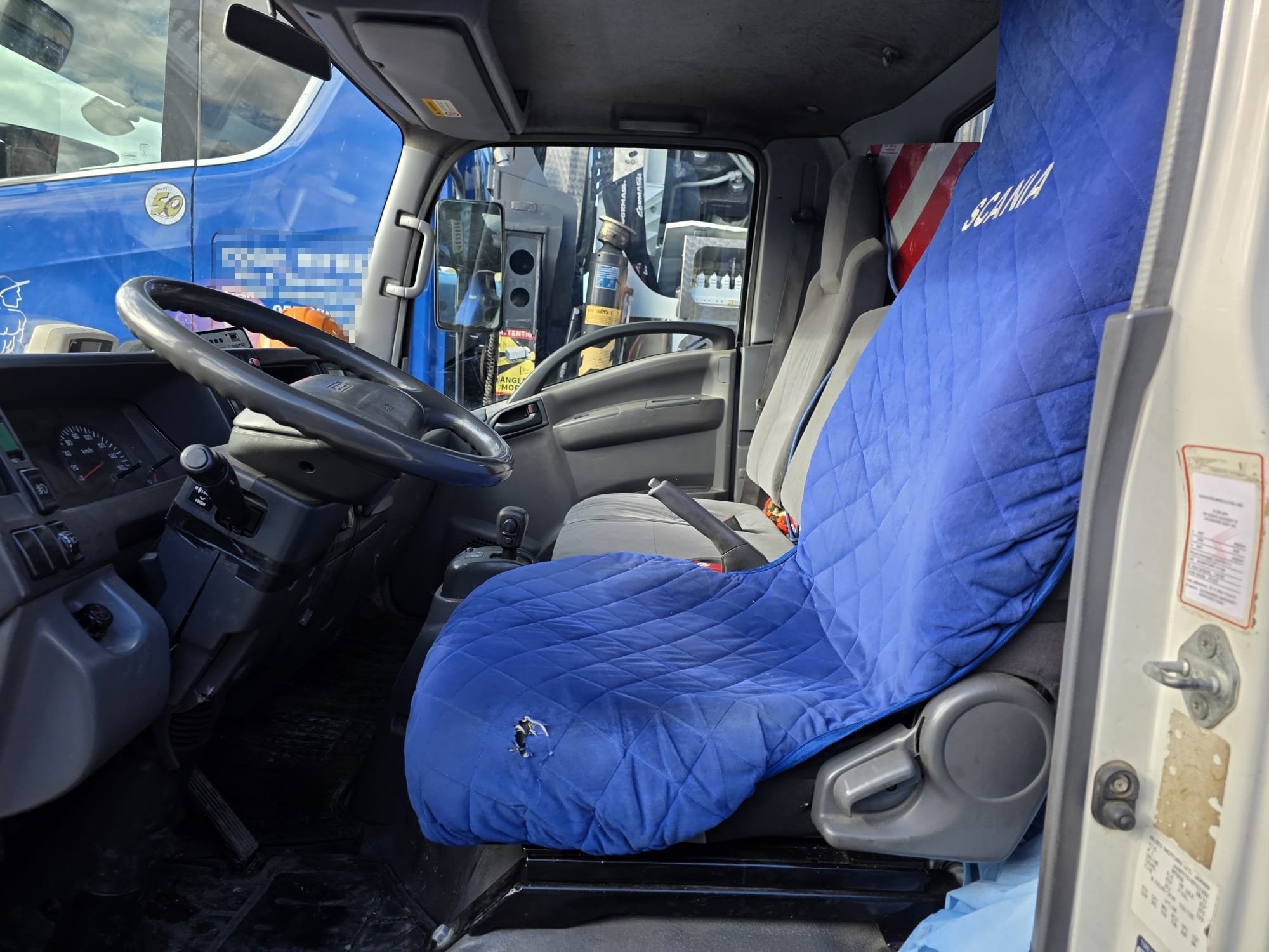 Isuzu P75 gru retrocabina 4 sfili usato