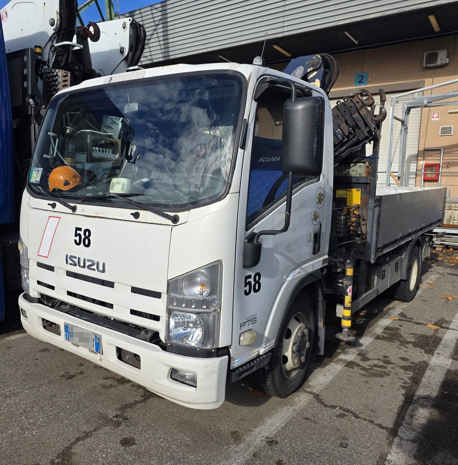 Isuzu P75 gru retrocabina 4 sfili usato