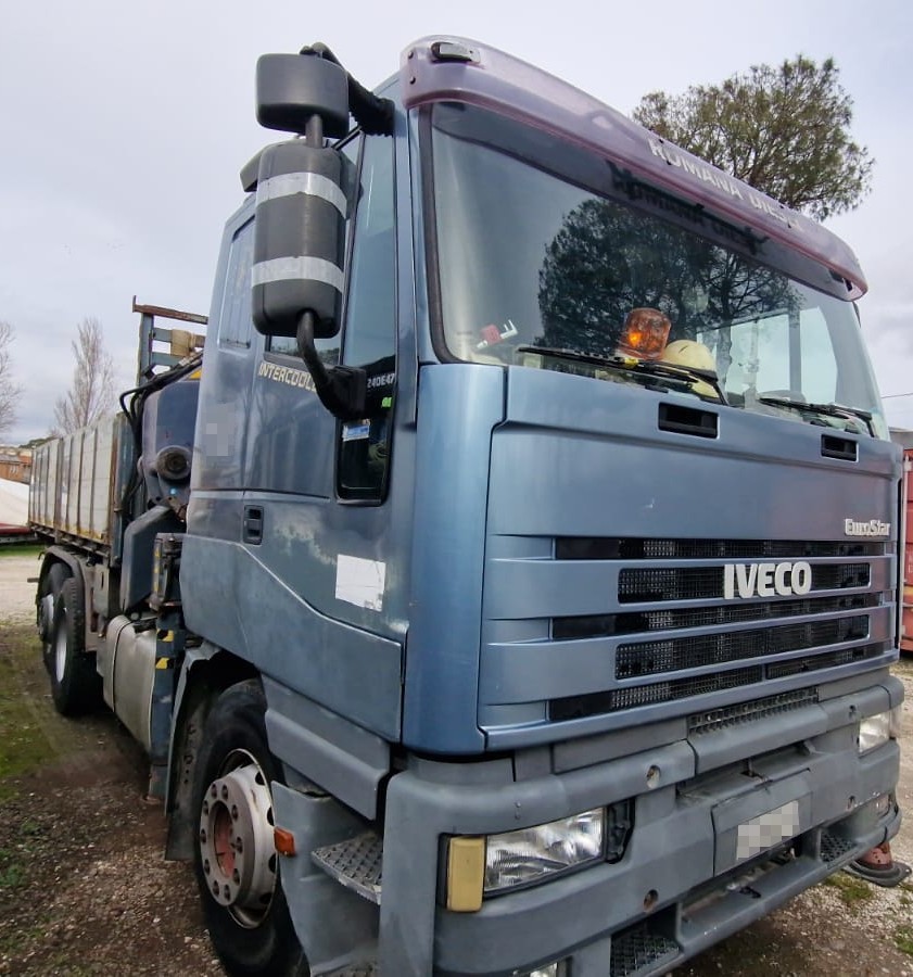 Iveco Eurostar 240E47 con gru EFFER 22 mt