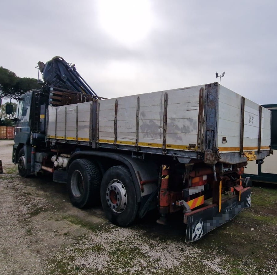 Iveco Eurostar 240E47 con gru EFFER 22 mt