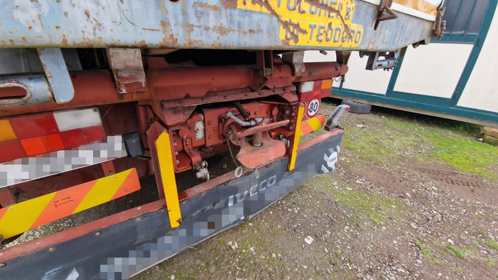 Iveco Eurostar 240E47 con gru EFFER 22 mt