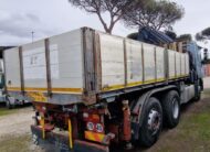 Iveco Eurostar 240E47 con gru EFFER 22 mt