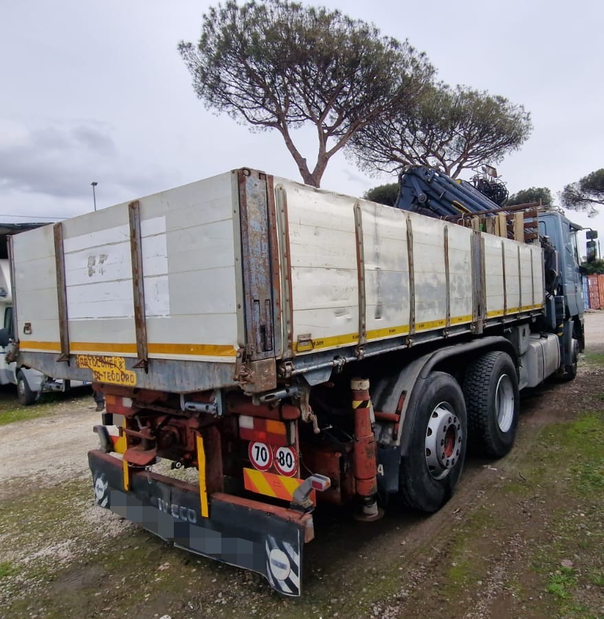 Iveco Eurostar 240E47 con gru EFFER 22 mt