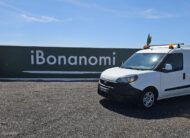 Fiat Doblò Maxi officina mobile, vista tre quarti anteriore destra