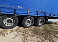 Semirimorchio centinato Schmitz Cargobull 3 assi 2014, ruote e fiancata
