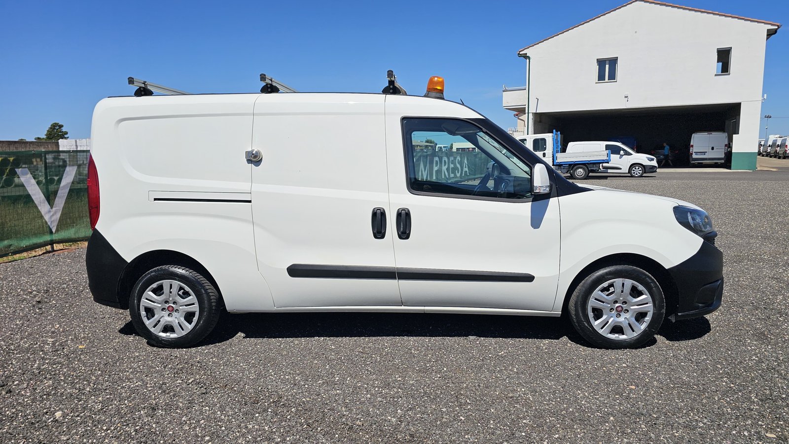 Fiat Doblò Maxi officina mobile, fiancata destra