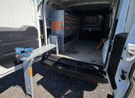 Fiat Doblò Maxi officina mobile, morsa estraibile sul paraurti posteriore