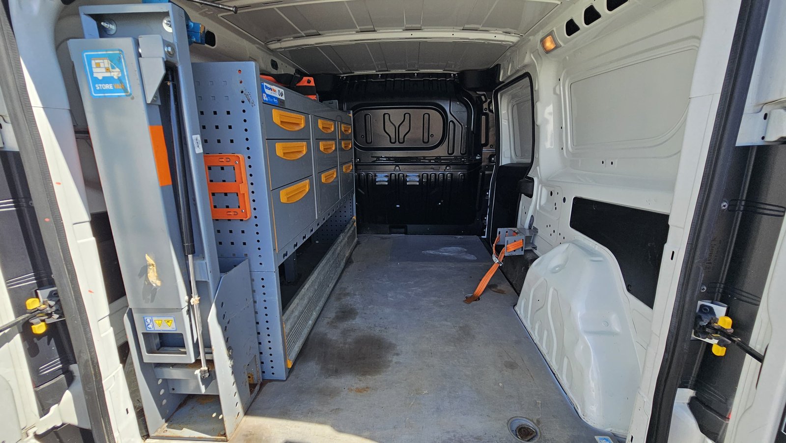 Fiat Doblò Maxi officina mobile, vano di carico con cassettiera Store Van