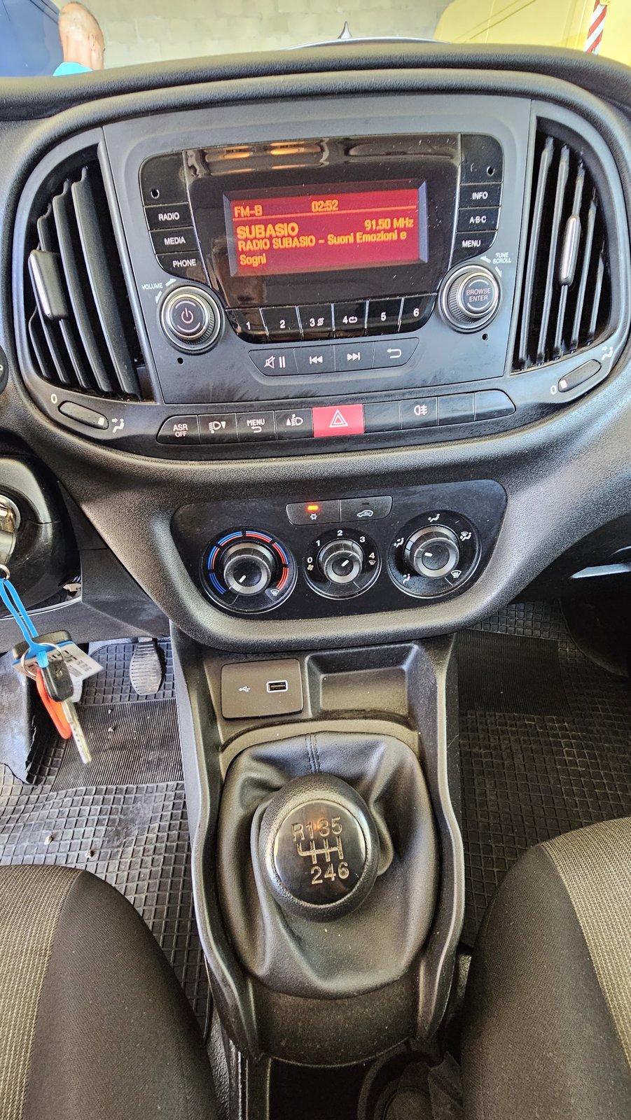 Fiat Doblò Maxi officina mobile, plancia e comandi del climatizzatore