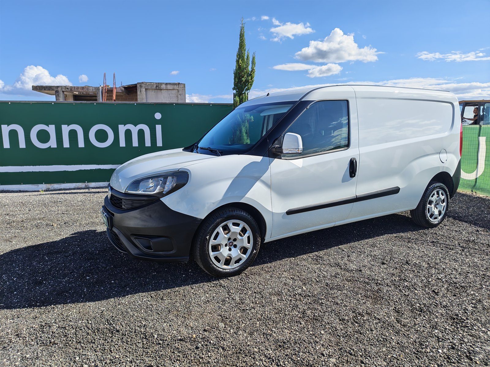 Fiat Doblò Maxi 3 posti bianco usato, vista anteriore sinistra